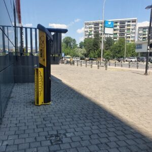 За љубителите на точакот: Поставена сервисна станица за велосипеди во Скопје Сити Мол